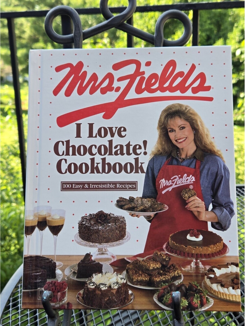 Mrs. Fields I Love Chocolate! Cookbook: 100 Easy & Irresistible Recipes Fields..
